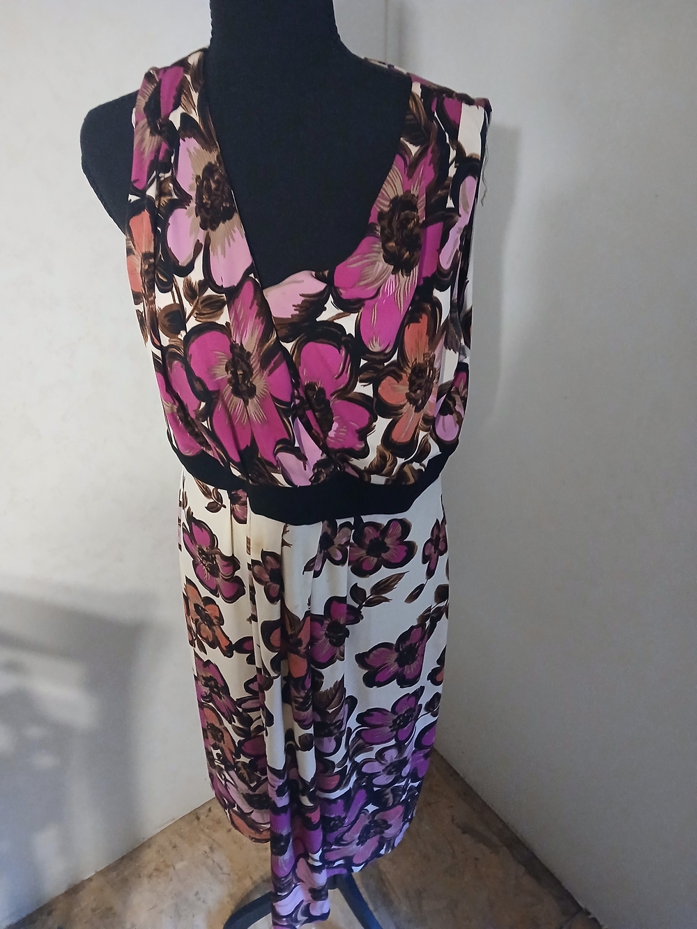 RONNI NICOLE Floral Blouse in Cream and Brown